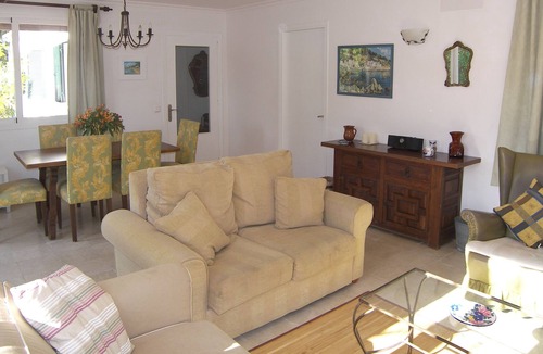 Puerto de Pollensa Villa | Well appointed single storey villa 5 minutes' walk from beach & pine walk.