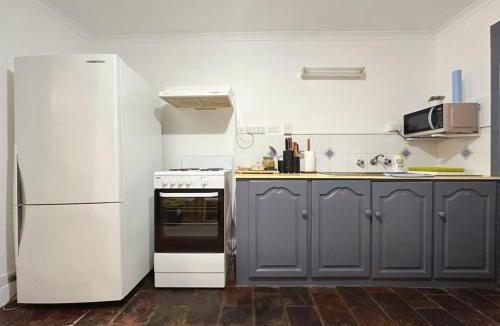 South Hobart House | Wellesley Mountain View Getaway near City