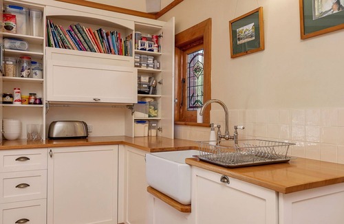 Glebe House | Wellington Views fantastic city location