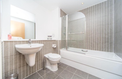 Newhaven Apartment | Western Harbour View