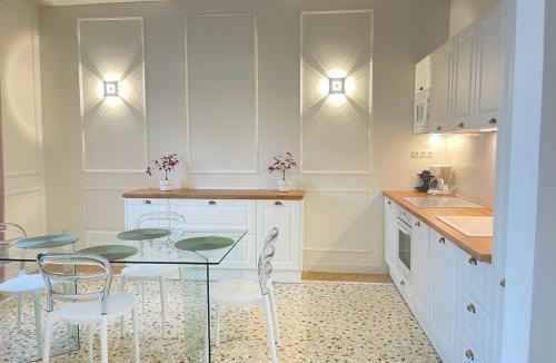 Piraeus Apartment | White Gem of Piraeus