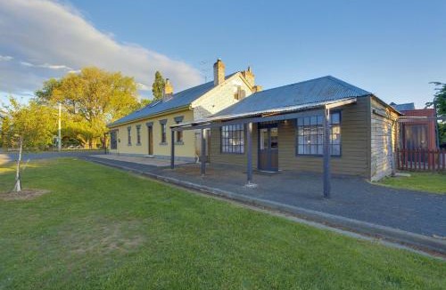 Bothwell House | Whites Corner