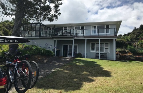 Whitianga House | Whitianga Beachfront, with extensive views across Mercury Bay.