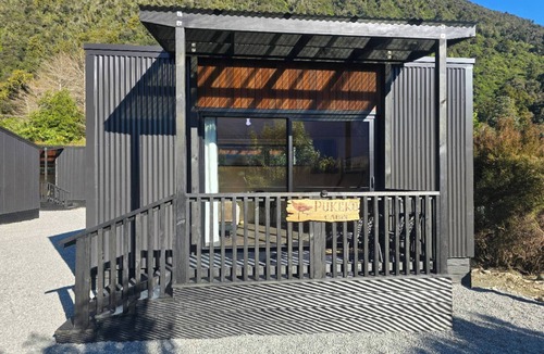 West Coast Region Cabin | Wilderness Cabin Jacksons Retreat