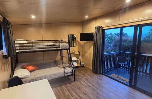 West Coast Region Cabin | Wilderness Cabin Jacksons Retreat