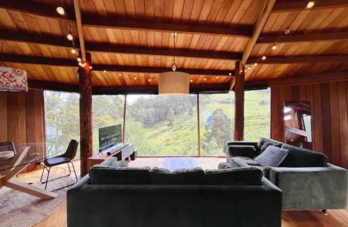 Ridgeway House | Wilderness Retreat 10mins to CBD, bath tub, BBQ