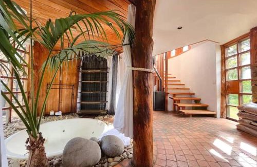 Ridgeway House | Wilderness Retreat 10mins to CBD, bath tub, BBQ
