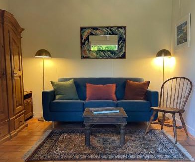 Russell Apartment | Wisteria Cottage