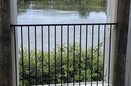 Opunake Cottage | With the lake on your doorstep, BEACH 2 minutes away and river swimming hole .