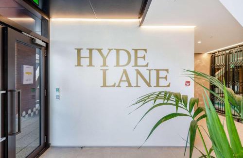 Te Aro Apartment | WLG CBD 1BR - Luxe Hyde Lane Stay with Amenities