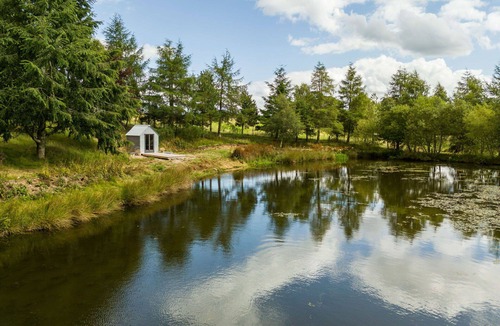 Kirriemuir Villa | Wonderful private villa for 10 people with WIFI, patio and panoramic view