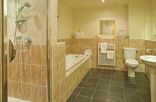 Selkirk Apartment | Wonderful Views and Privacy at the top of the house