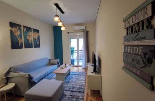 Ioannina Apartment | WOOD & WHITE APPARTMENT WITH 2 BEDROOMS IN CENTER