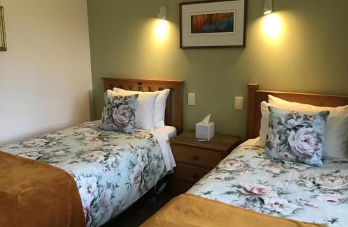 Hokitika Bed & Breakfast | Woodland Glen Lodge B&B