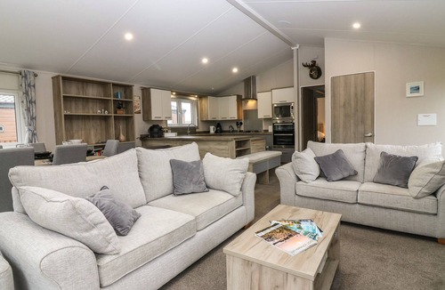 Dunbar Cottage | WOODPECKER LODGE, family friendly, with a garden in Dunbar