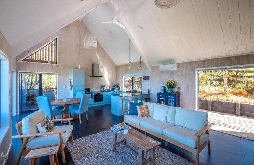 Waiheke Island House | Woodside Bay Cottage, Woodside Bay - Be My Guest Waiheke