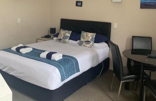 Paraparaumu Beach Hotel | Wrights by the Sea Motel