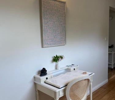 North Hobart House | Writer's Cottage, luxurious oasis in the heart of North Hobart