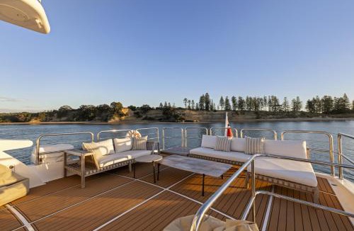 Auckland Central Business District House | WW Luxury Motor Yacht - Auckland Viaduct