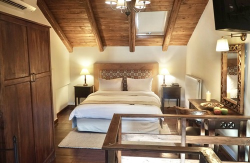 Arachova Hotel | Xenonas Iresioni