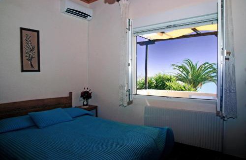 Pylos-Nestoras Villa | Year-Round Beachfront Bliss at Memi Beach, Koroni