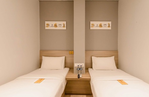 Kampung Bali Hotel | Yellow Bee Tanah Abang