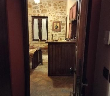 Ano Ravenia House | Yono's Traditional House