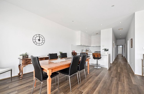 George Town Apartment | York Cove Apartment