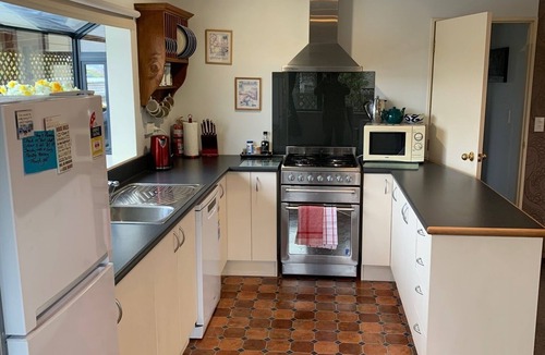 Te Anau House | You deserve the comfort, warmth & style of this clean family house.
