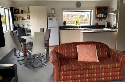 Te Anau House | You deserve the comfort, warmth & style of this clean family house.