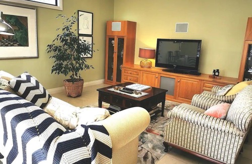Launceston CBD Apartment | Your Home Away From Home in a Charming Street