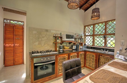 Chiguata Villa | Zen Villa #1 - 3 Bed with Jungle Garden, Yoga deck and pond