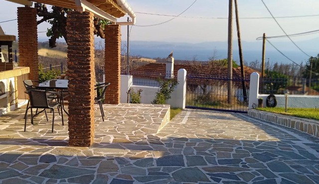 Σπίτι στο βουνό αλλά μια ανάσα από τη θάλασσα