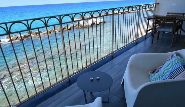 10 meters from the beach—Marina Holiday Home, Beachfront House—Calabria