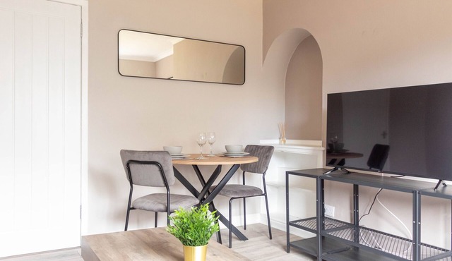 2 BR House By Caledonia Luxe Stays Bargeddie