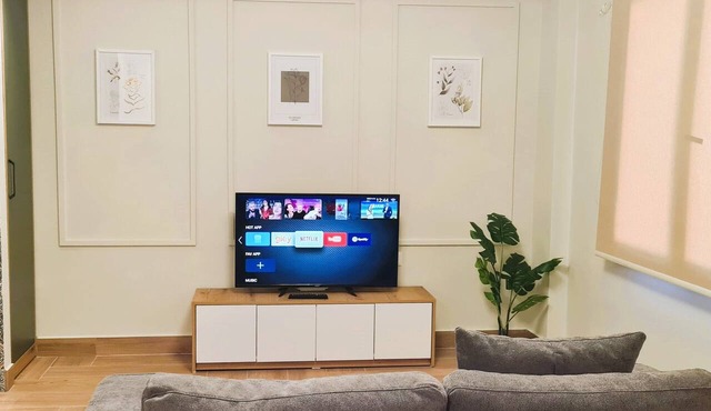 2V1 Center Apartment 4 Enjoy a experience at this centrally-located place.