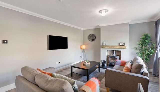 3 Bed - Nr Edinburgh - Free Parking -Garden -Wi-Fi
