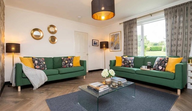 3BR Peebles Home - Free Parking - Near Glentress