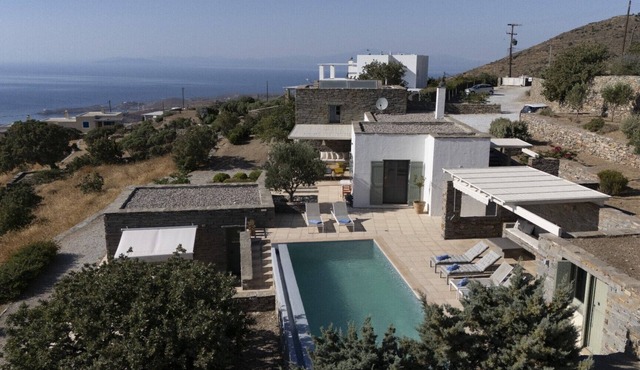 4 bedroom accommodation in Ioylis