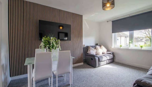4 Bedrooms with driveway - Ideal for contractors