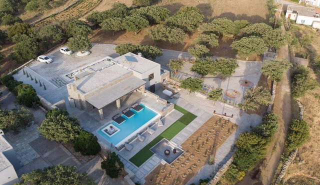 5 bedroom accommodation in Ioylis