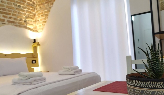 A-1 · Cosy Modern Studio With Balcony in Blloku