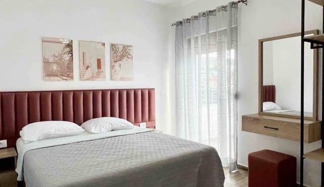 A comfortable home-away-from-home experience, close to everything.