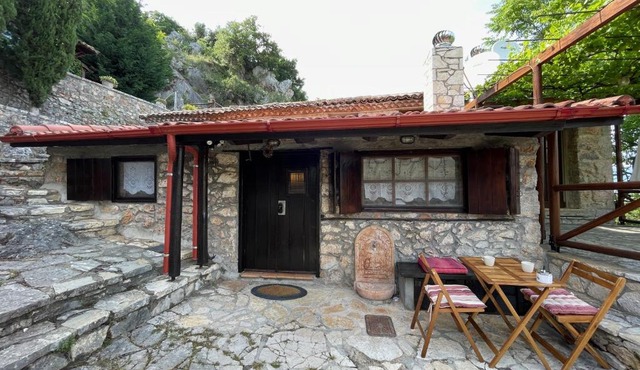 Agoriani Art Studio - Sweet little cottage