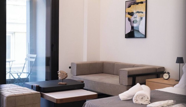 AKVA Studio w Balcony near Port of Piraeus
