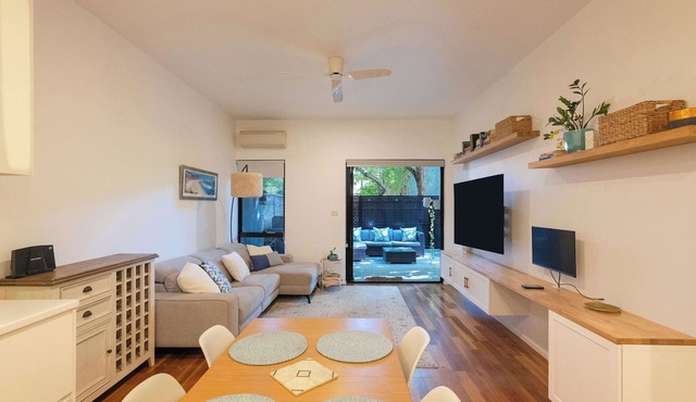 Alfresco Modern Camperdown Apartment w/Parking