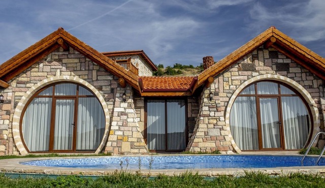 Amazing Stone House with Private Pool in Iznik