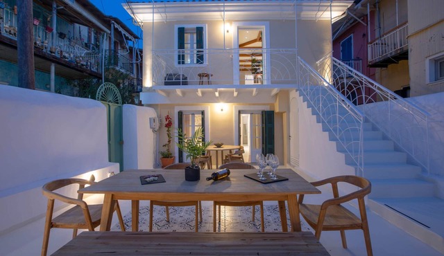 Angestrale Traditional Residence