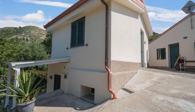 Apartment in Tropea with Mountain Views