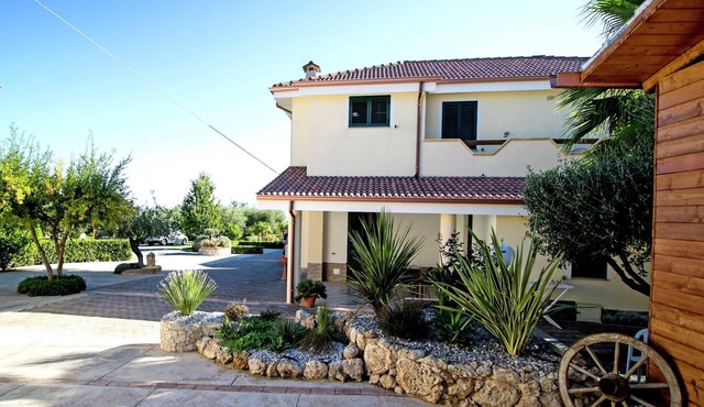 Apartment in Gasponi with Mountain Views